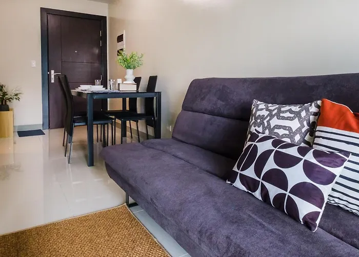 Apartment Cozy 1br In Manila, Bgc, With Balcony & Pool *
